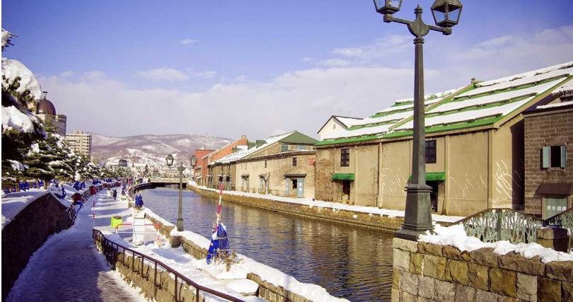 雪景下的日本小樽運河是北海道冬季必訪之地。（圖／雄獅旅遊提供）